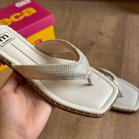 Sandália Moleca Tiras Escamadas 5547.101