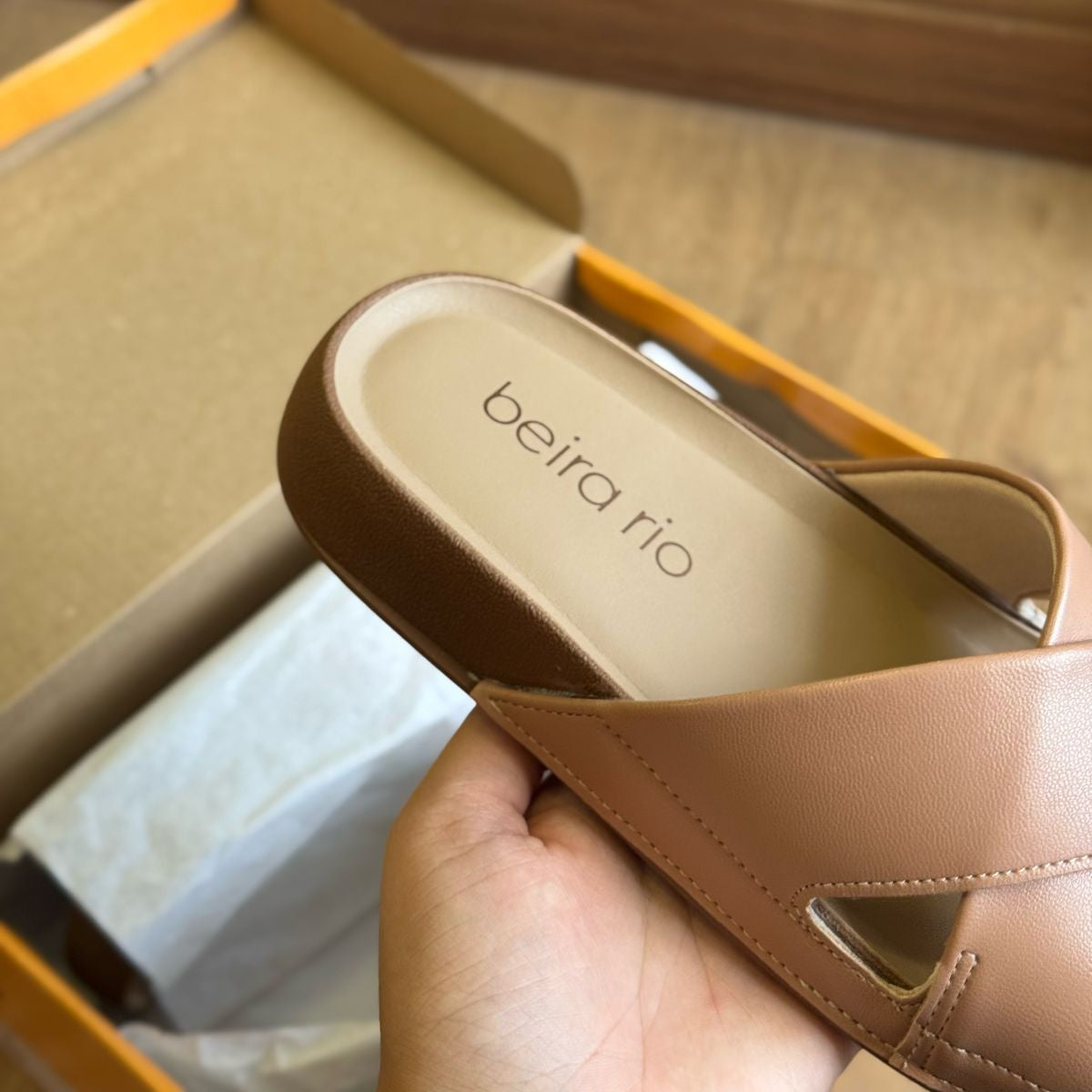 Sandália Beira Rio Rasteira em X 8542.101