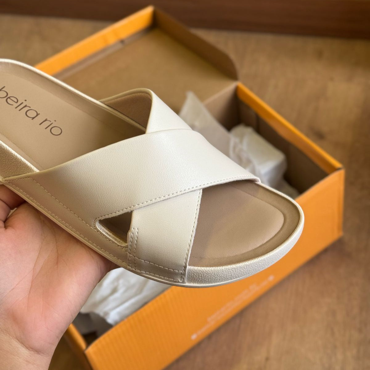 Sandália Beira Rio Rasteira em X 8542.101