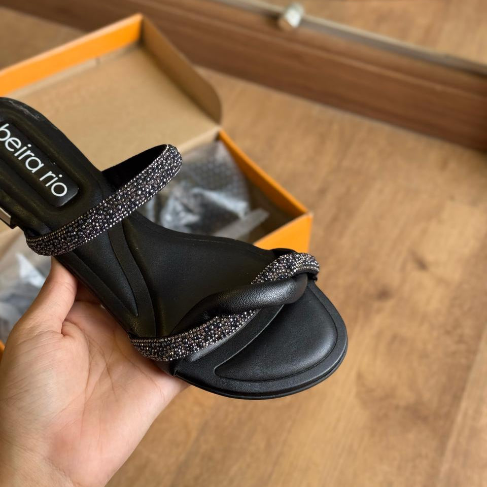 Sandália Beira Rio Tiras Entrelaçadas Brilhosas 8263.976