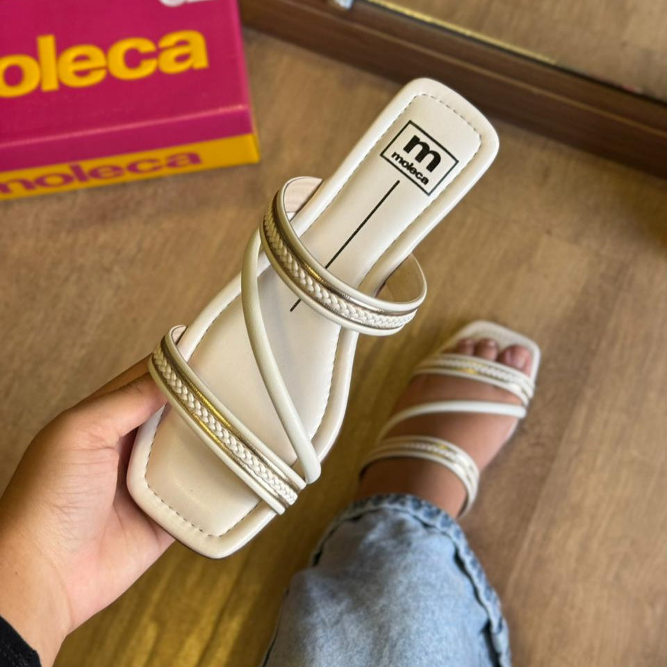 Sandália Moleca Rasteira Duas Tiras Brilhosas 5462.142