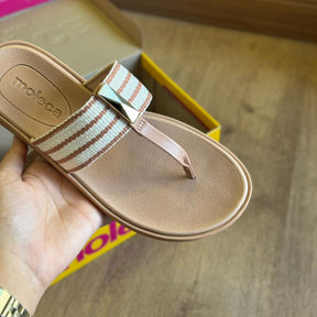 Sandália Moleca Tiras Grossa com Pequeno Detalhe Dourado 5525.109