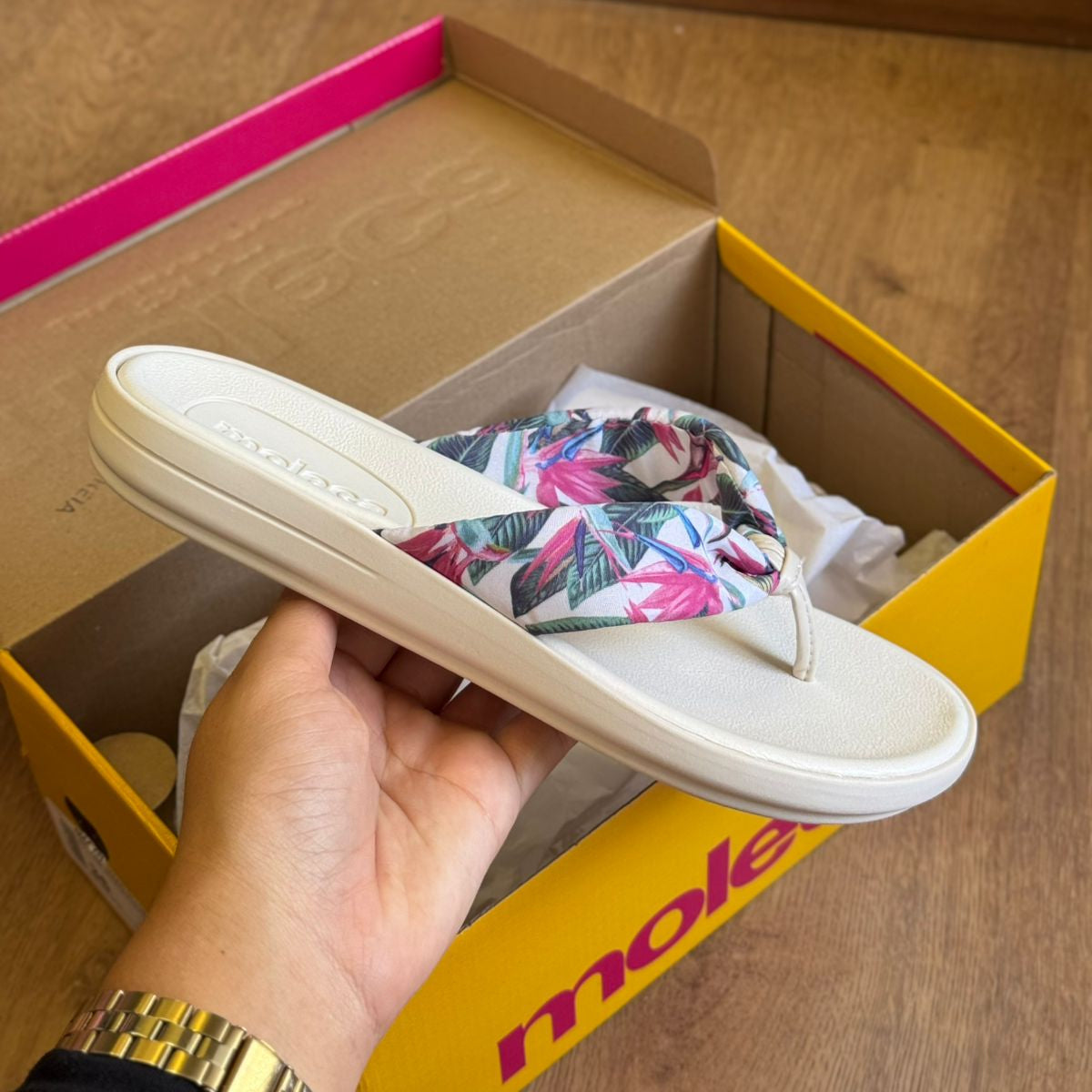 Chinelo de Dedo Moleca Tira Estampada 5525.107