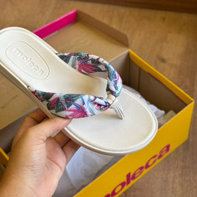 Chinelo de Dedo Moleca Tira Estampada 5525.107