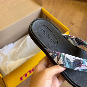 Chinelo de Dedo Moleca Tira Estampada 5525.107