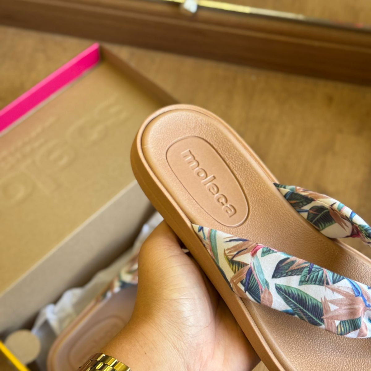 Chinelo de Dedo Moleca Tira Estampada 5525.107