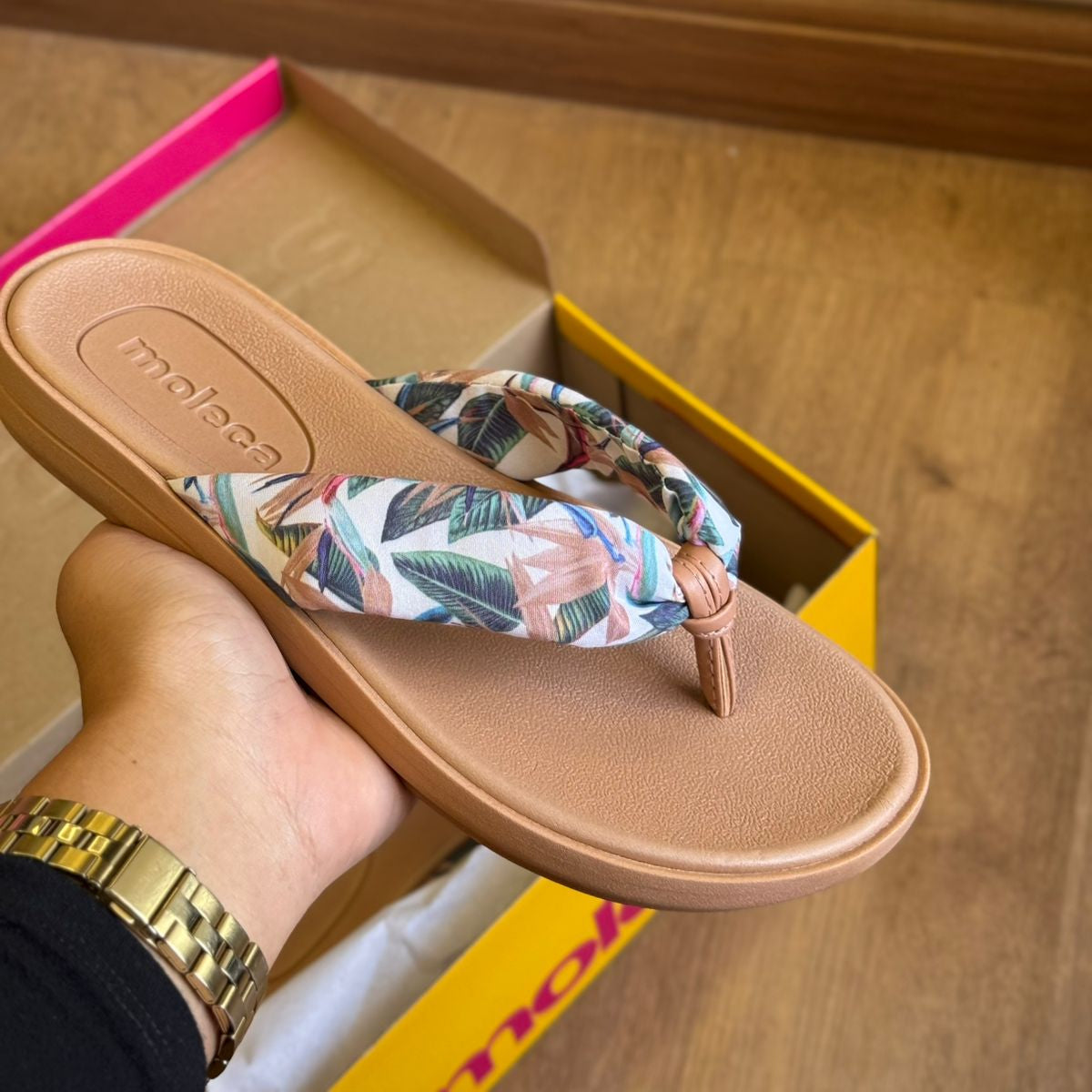 Chinelo de Dedo Moleca Tira Estampada 5525.107