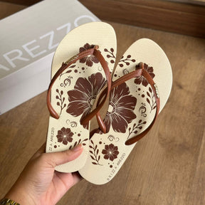 Chinelo de Dedo Arezzo Floral Z190260130