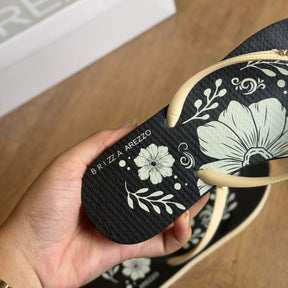 Chinelo de Dedo Arezzo Floral Z190260130