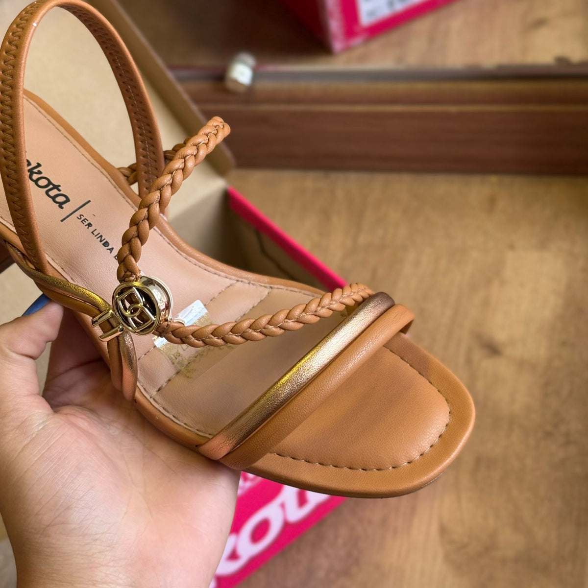 Sandália Dakota de Salto Bloco Tiras Entrelaçadas Y9371