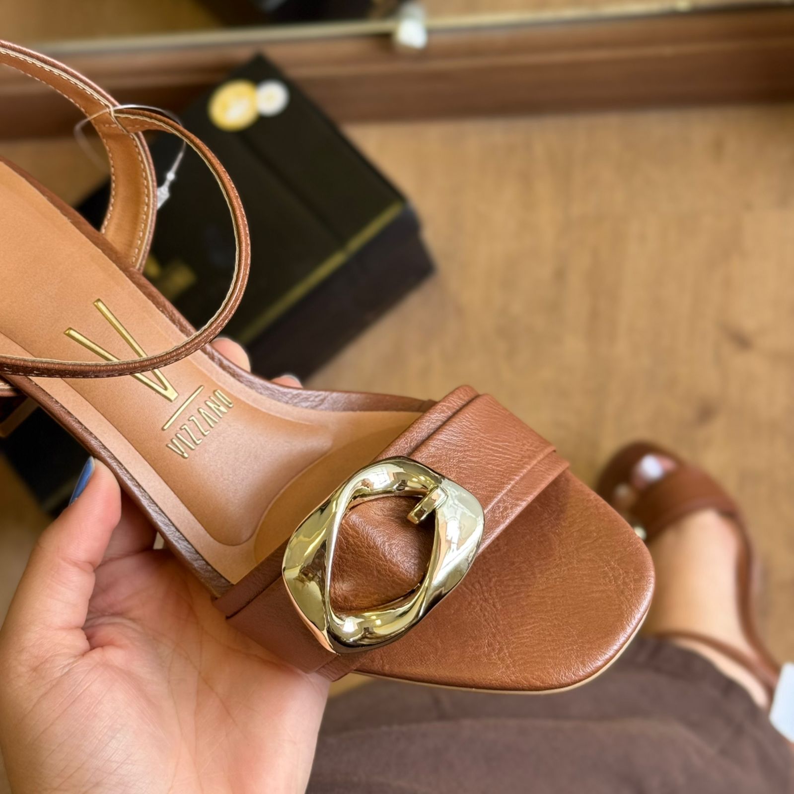 Salto Vizzano Argola Dourado 6428.155