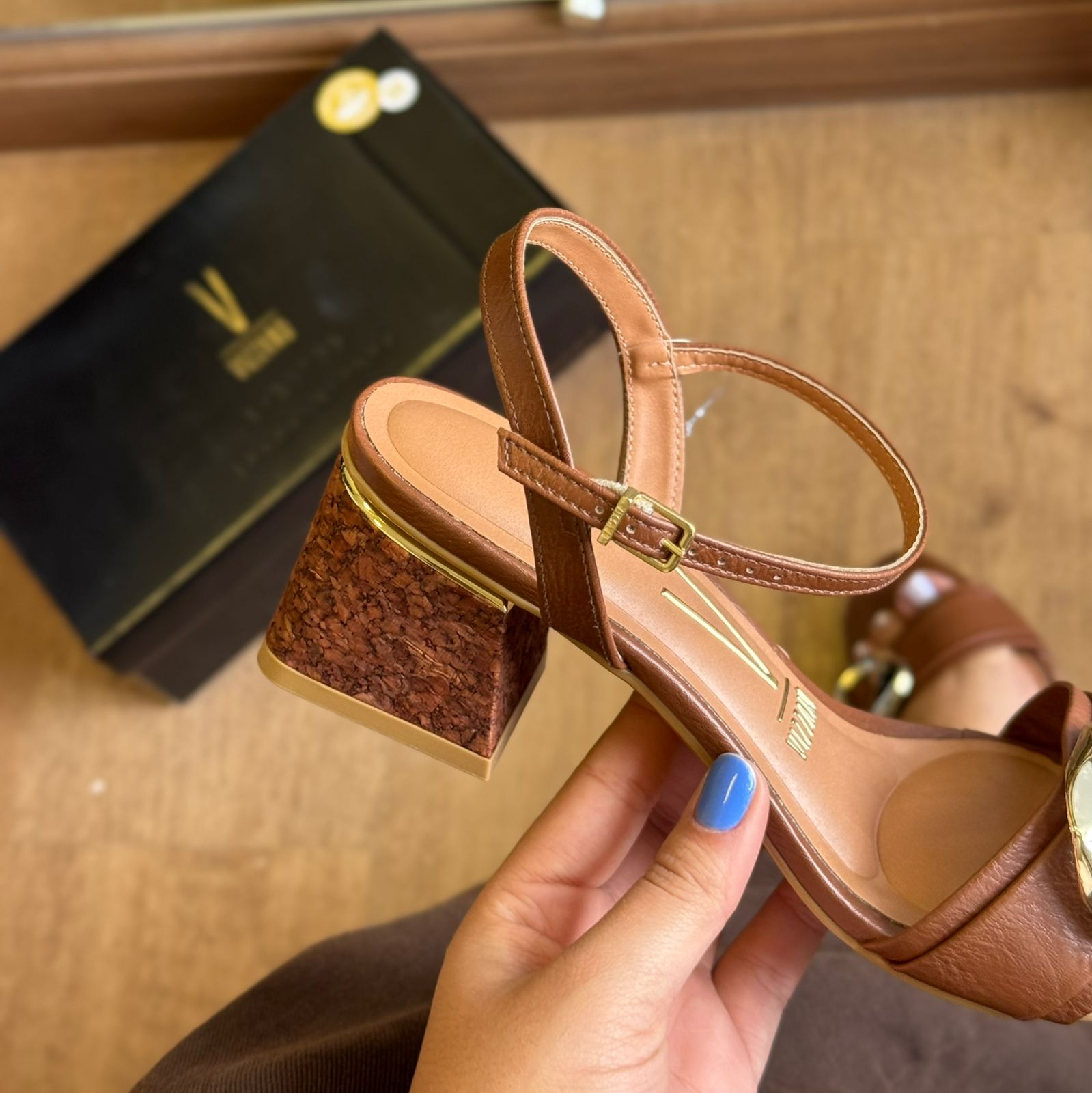 Salto Vizzano Argola Dourado 6428.155