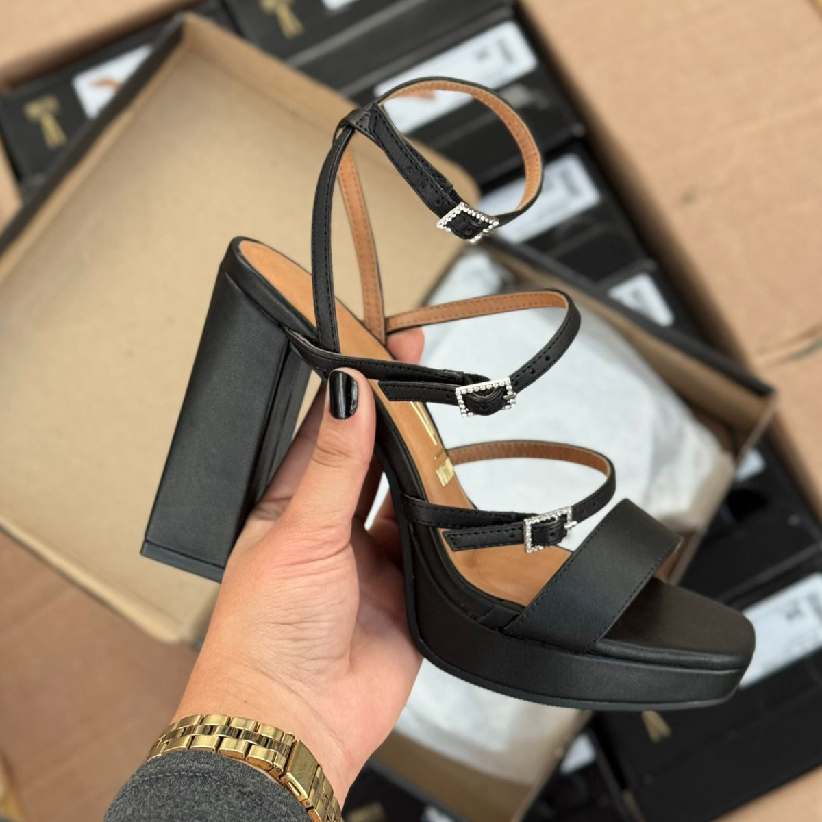 Sandália de Salto Vizzano Tiras Soltas 6551.104