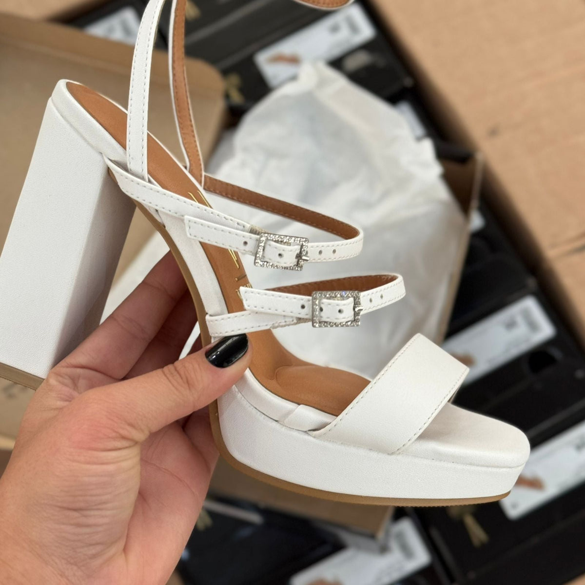 Sandália de Salto Vizzano Tiras Soltas 6551.104