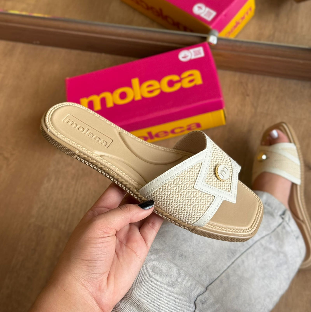 Sandália Rasteira Moleca Botão 5494.222