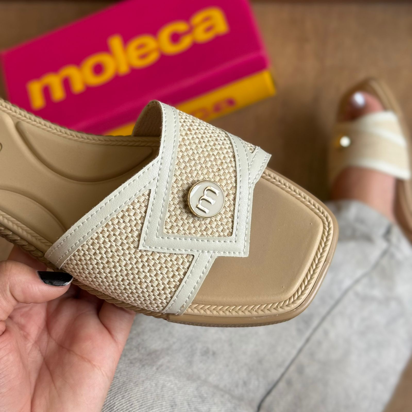 Sandália Rasteira Moleca Botão 5494.222