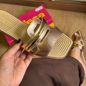 Sandália Rasteira Moleca Tira de Ouro 5558.105