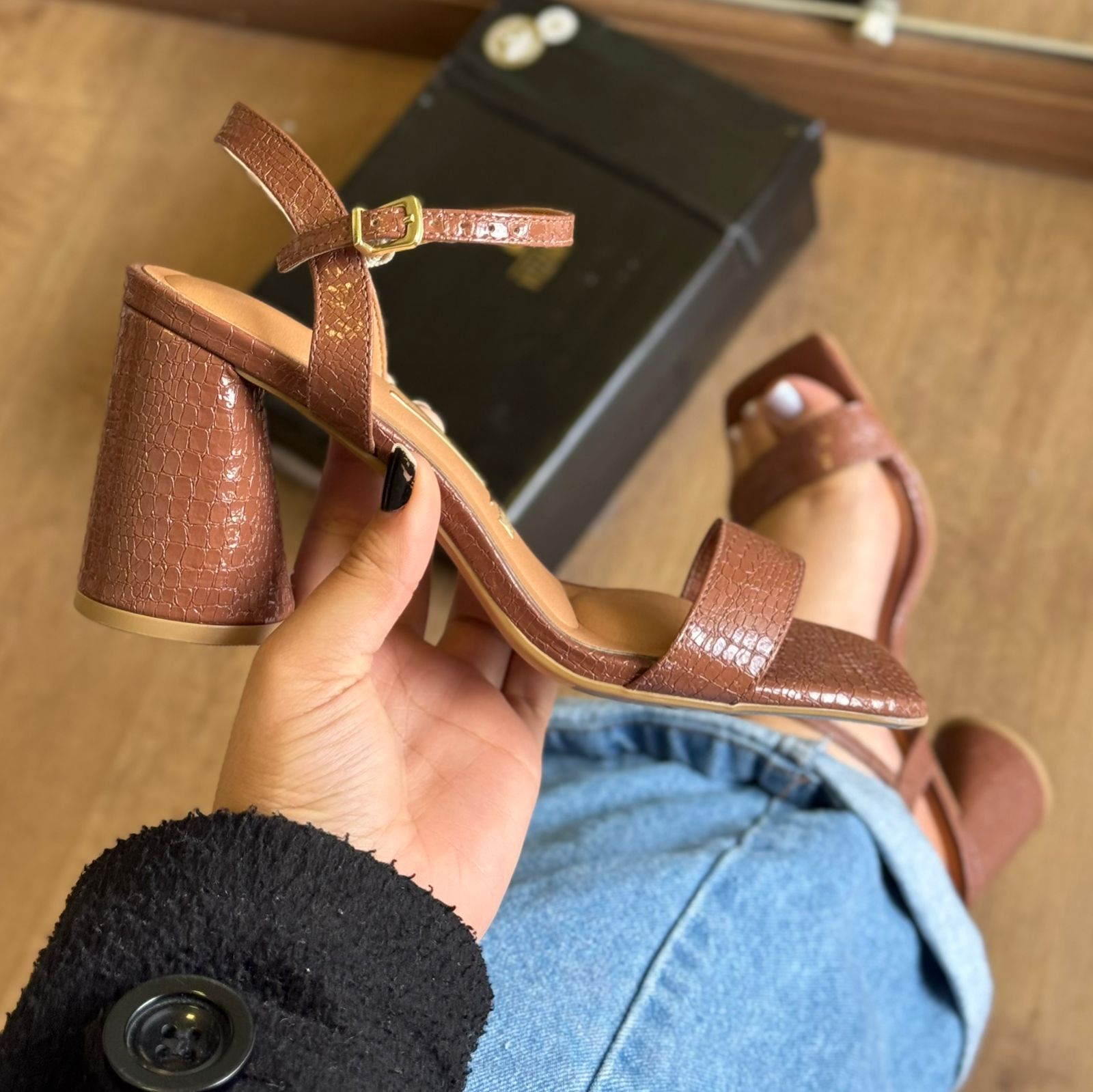 Sandália Salto Vizzano Croco 6562.101