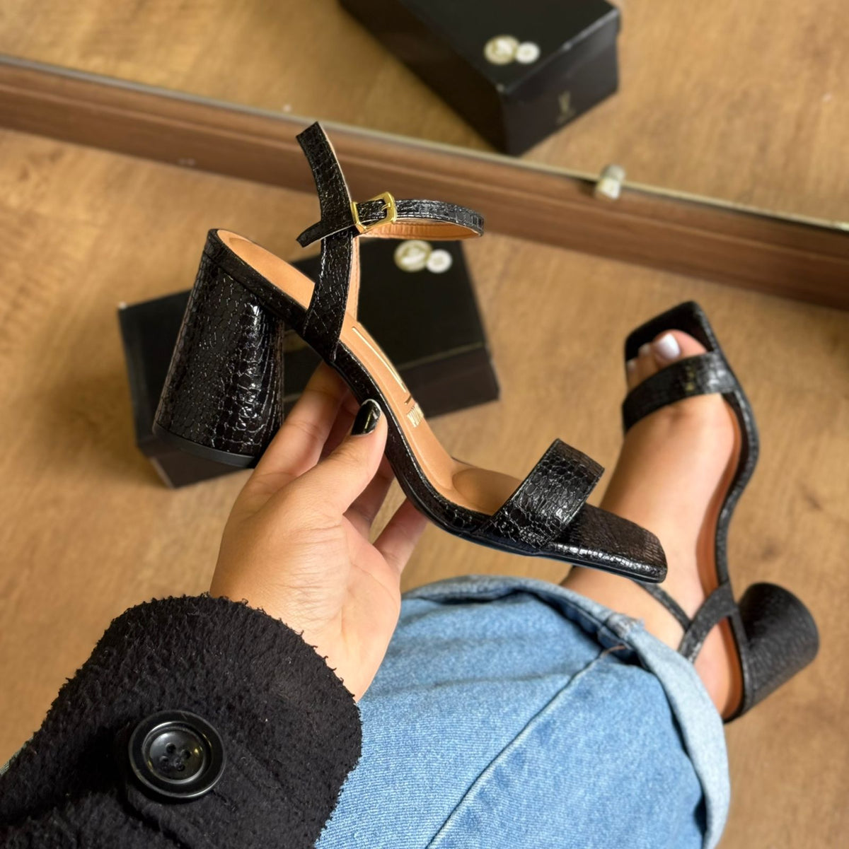 Sandália Salto Vizzano Croco 6562.101