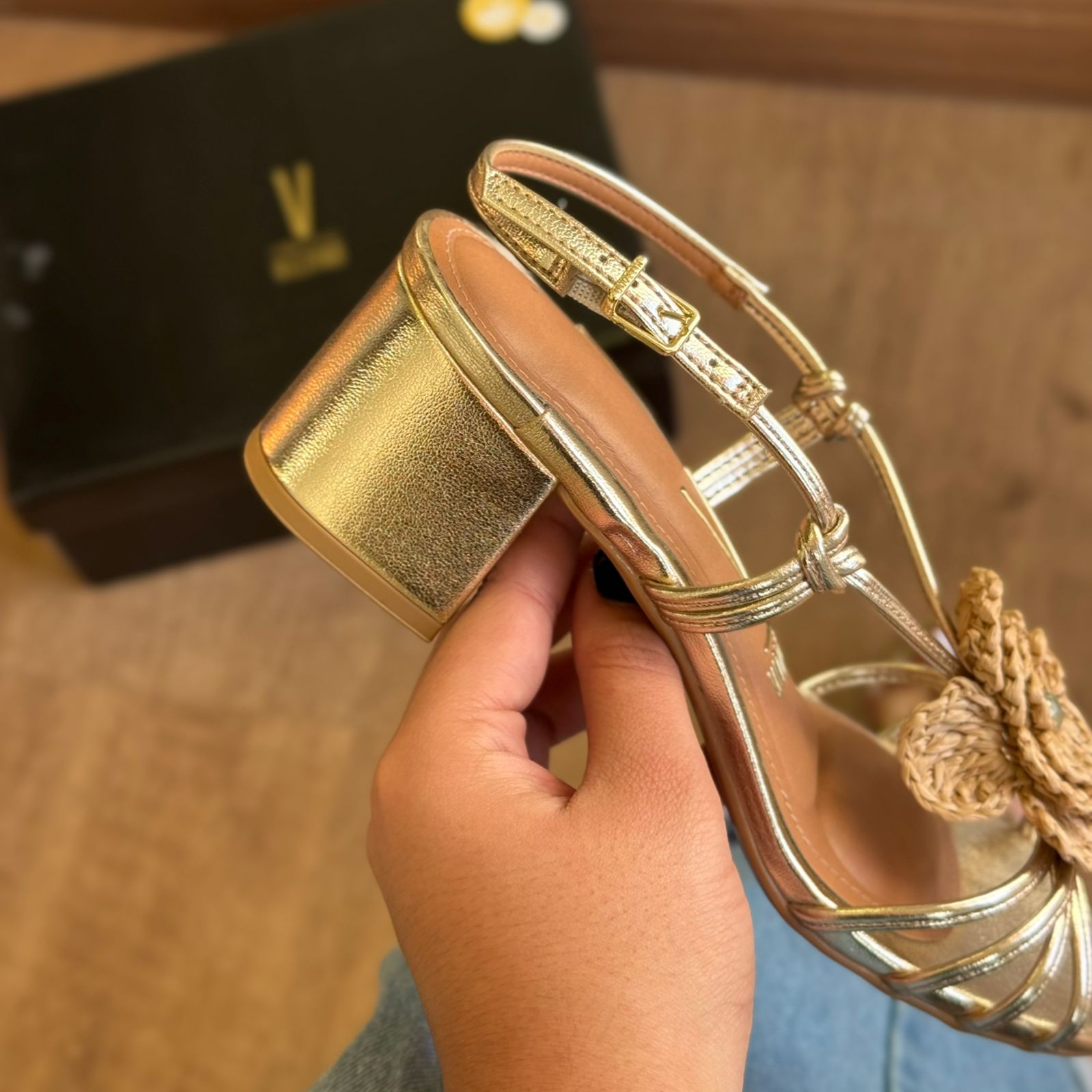 Sandália Flor Crochê em Palha Vizzano 6291.1493