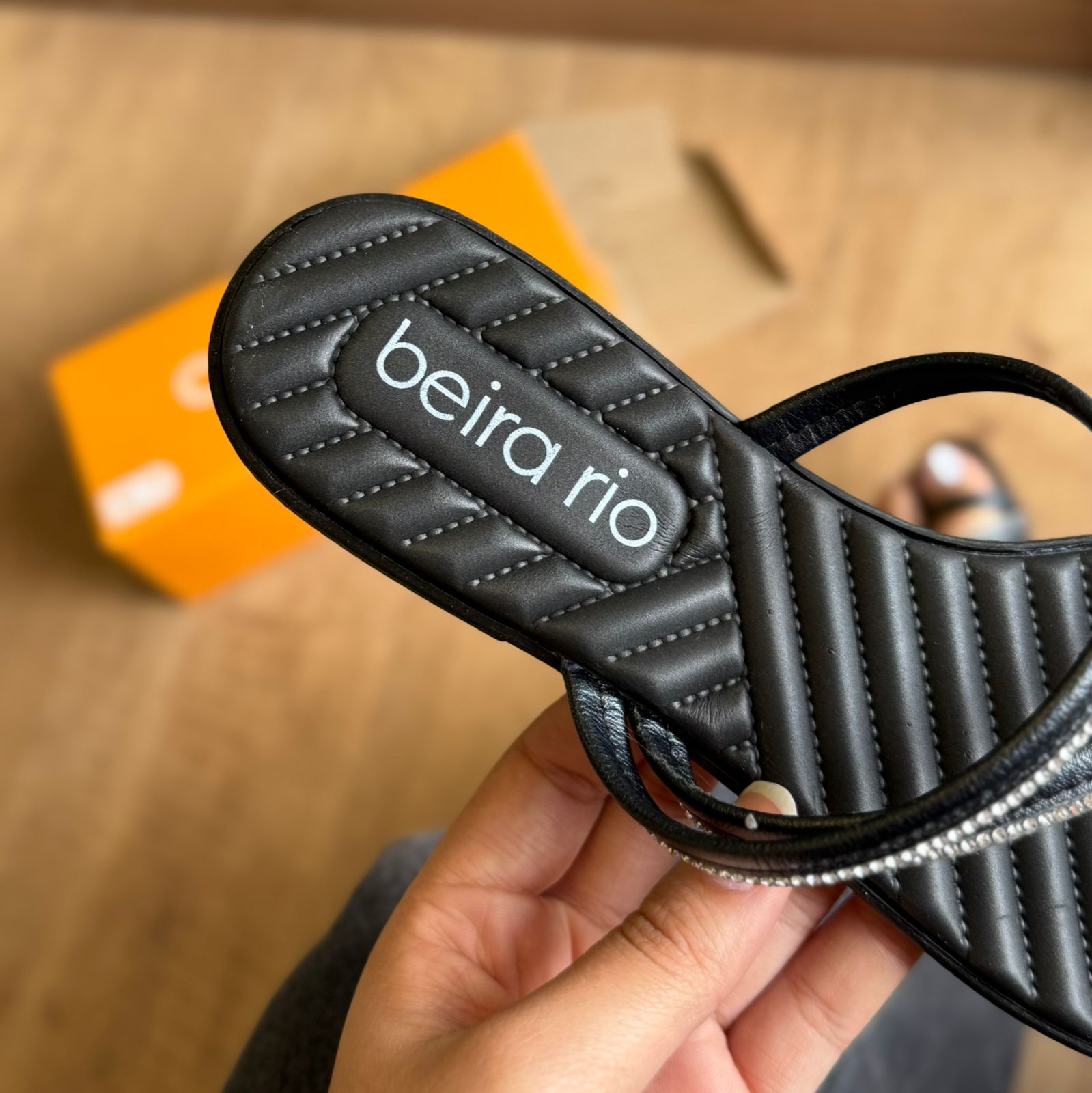 Sandália Beira Rio Rasteira Strass 8519.117