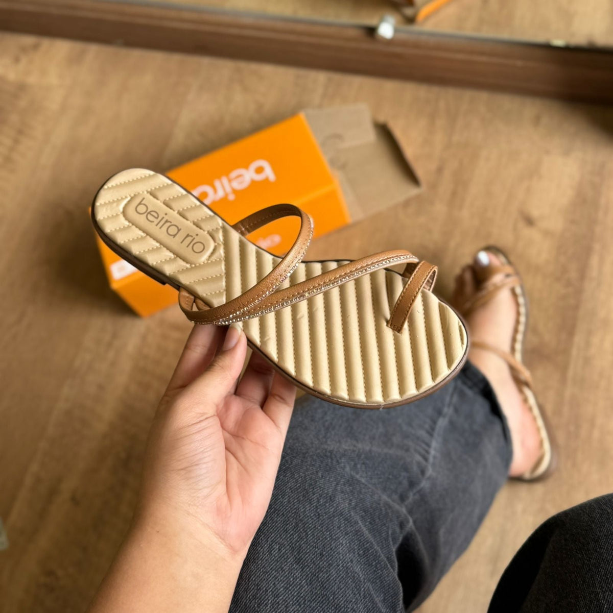 Sandália Beira Rio Rasteira Strass 8519.117