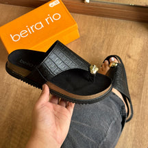 Sandália Couro Croco Detalhe Dourado Beira Rio 8524.110.30630