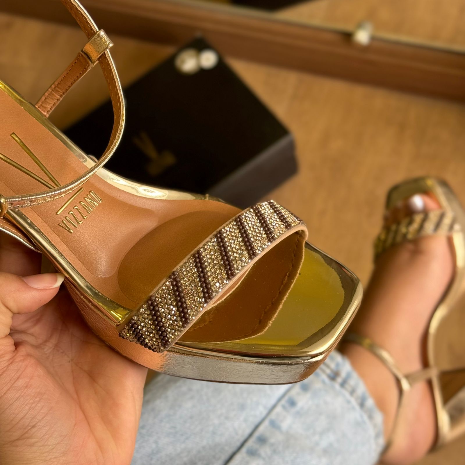 Sandália Vizzano Salto Bloco Tira Brilhosa 6472.215