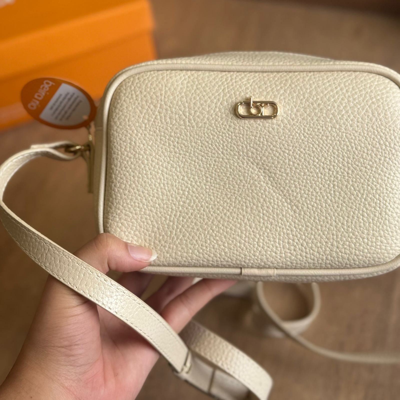 Bolsa Feminina Logo Dourado Beira Rio 80016.5.26492