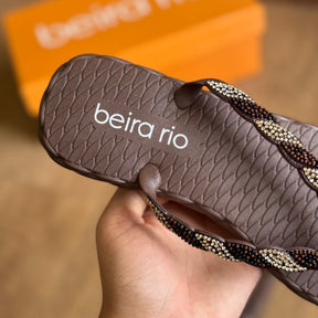 Chinelo de Dedo com Strass Beira Rio 8557.109