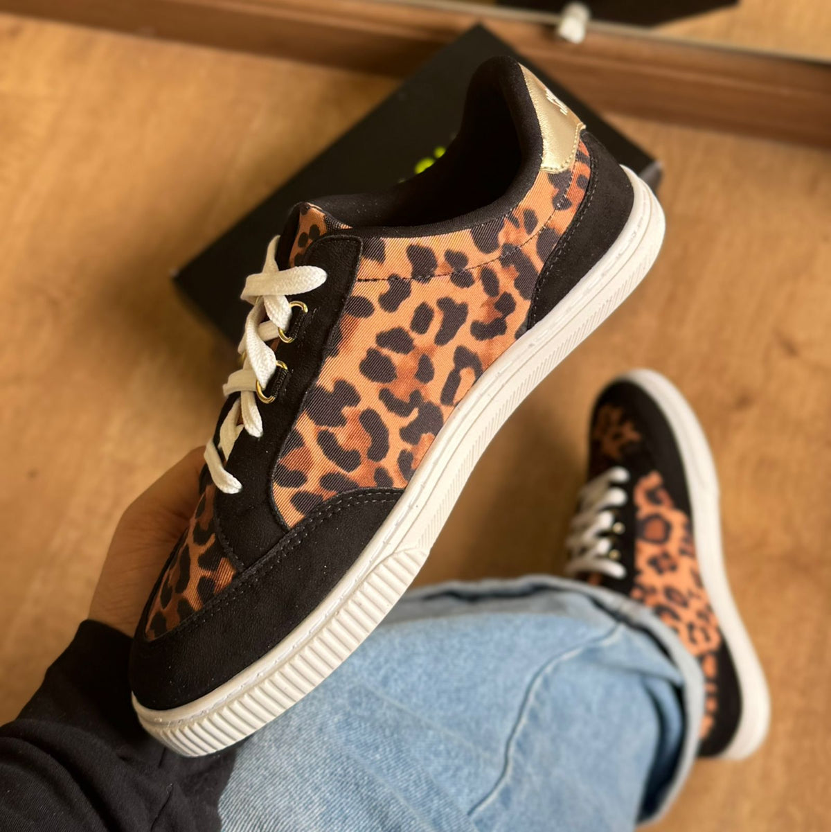 Tênis Santa Lolla Couro Camurça 0896.582B.0A67