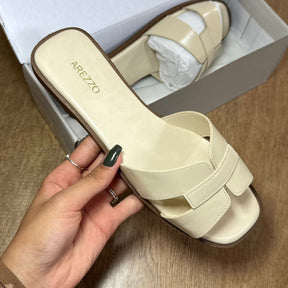 Rasteira Arezzo Couro Bico Quadrado Tiras A131570001