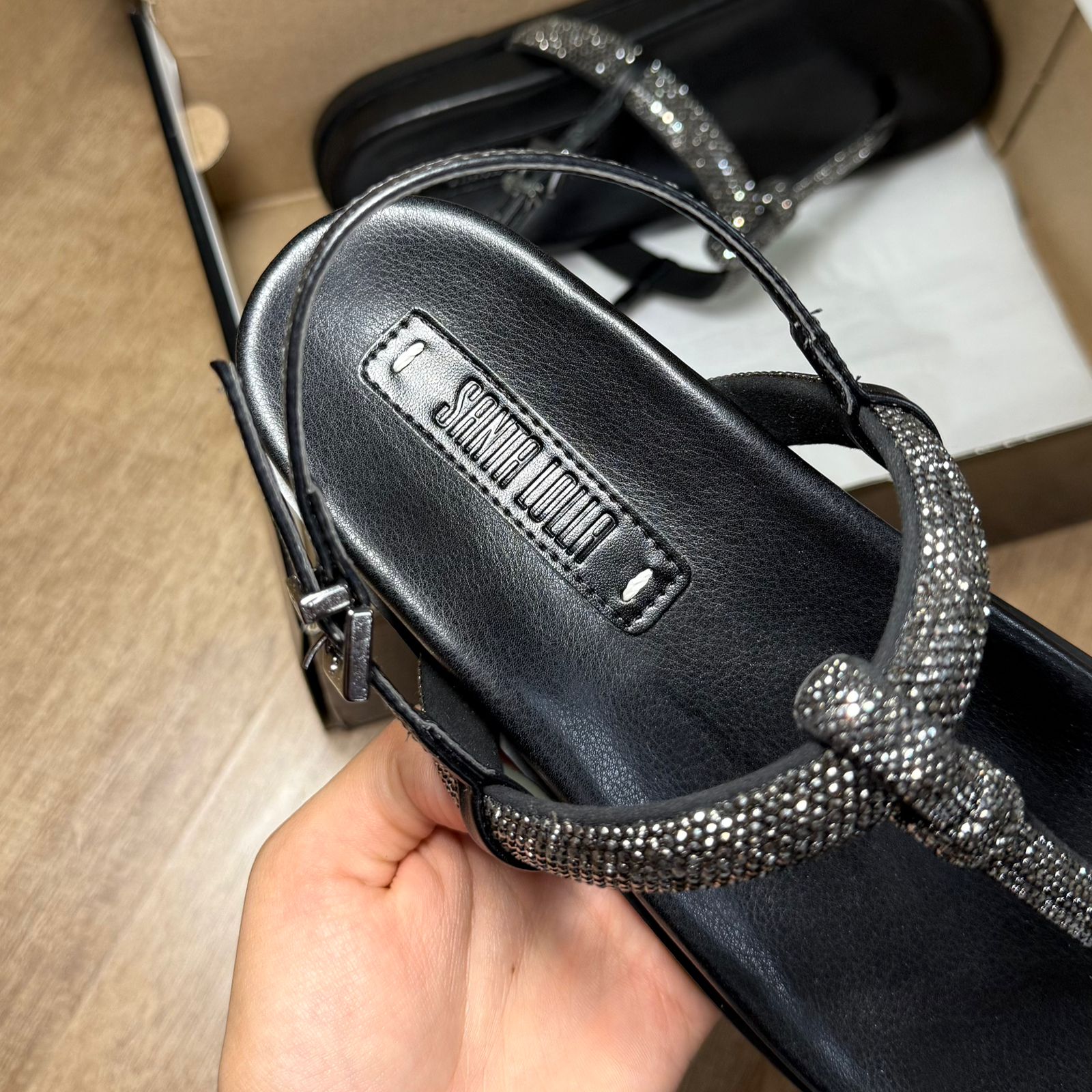 Sandália Santa Lolla Papete com Tiras em Strass 089A.578F.0300