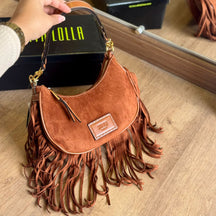 Bolsa Santa Lolla Hobo Camurça Franjas Alça de Ombro 0470.56F0.038E