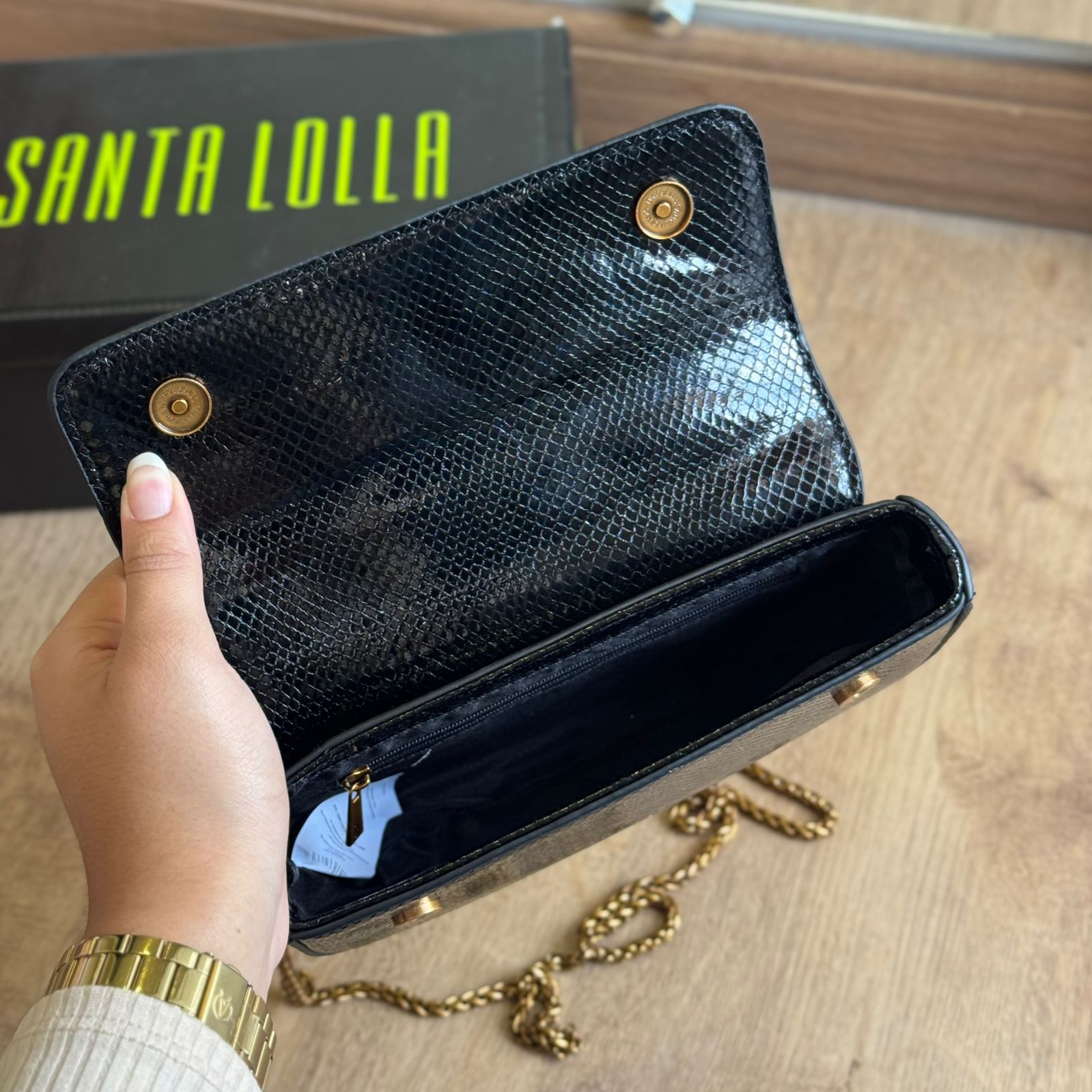 Bolsa Santa Lolla Metalizada Alça Transversal Corrente 0470.56A4.037C