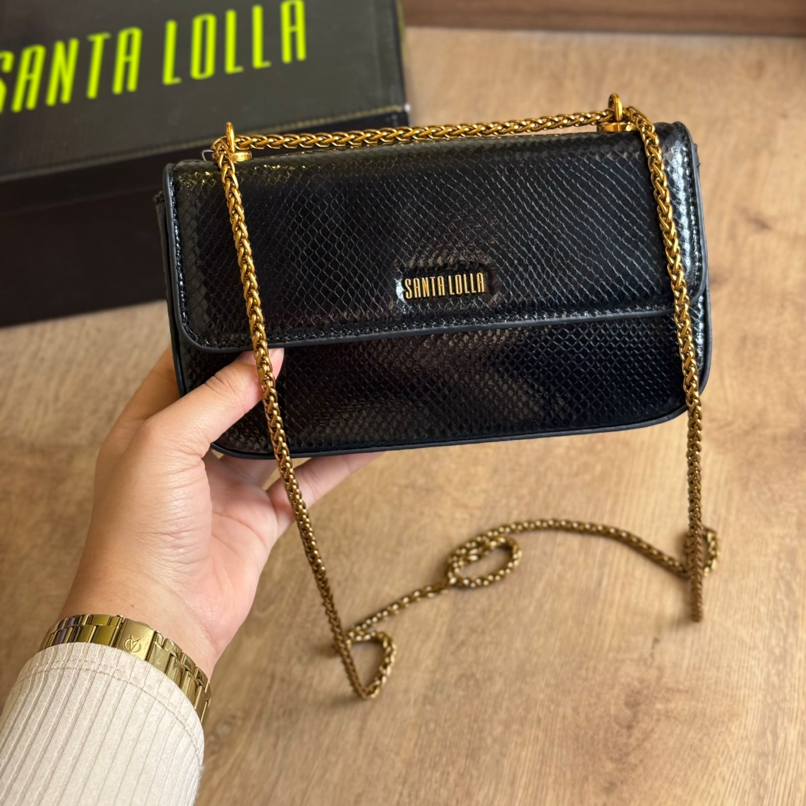 Bolsa Santa Lolla Metalizada Alça Transversal Corrente 0470.56A4.037C