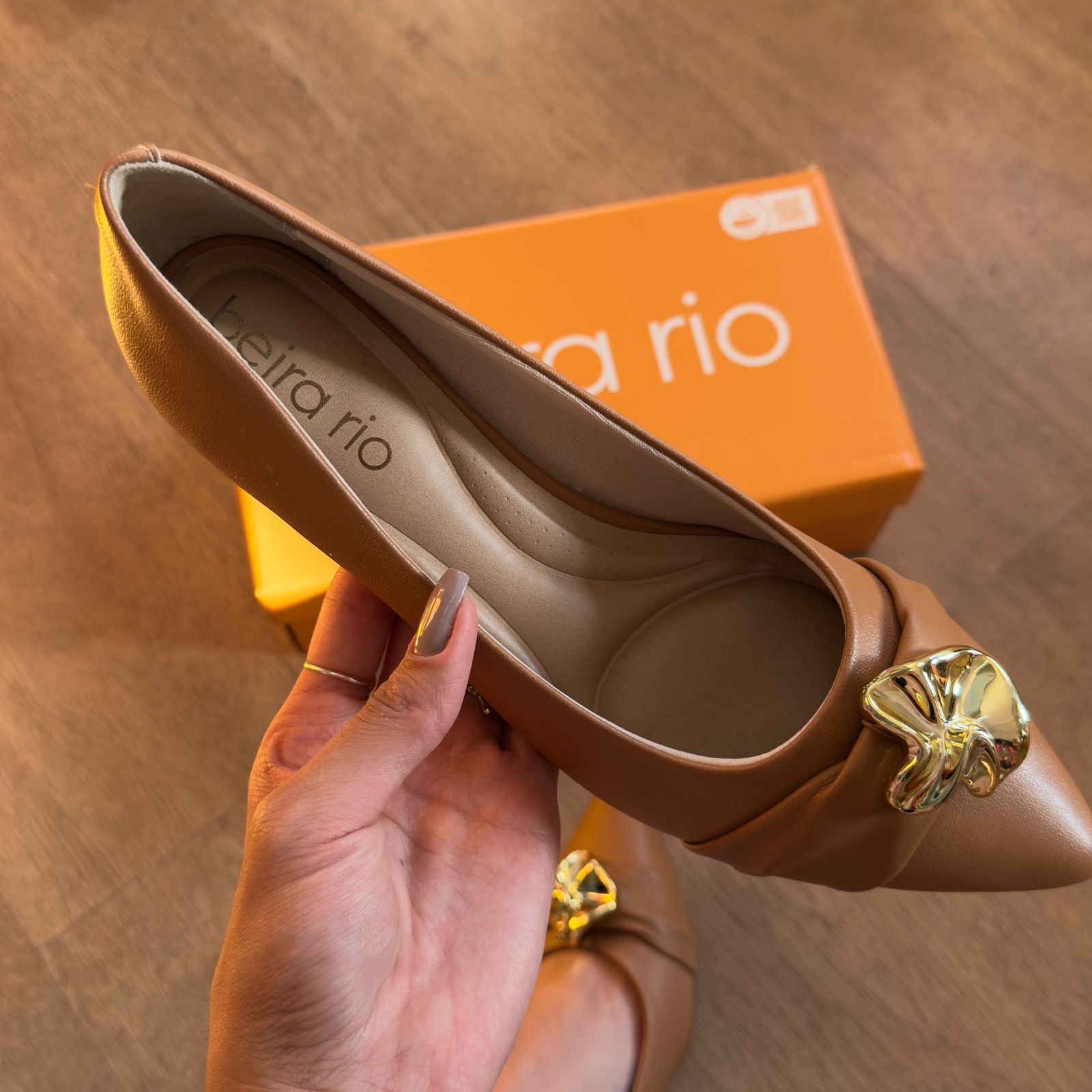 Sandália Beira Rio Salto Baixo Detalhe Dourado 4182.232