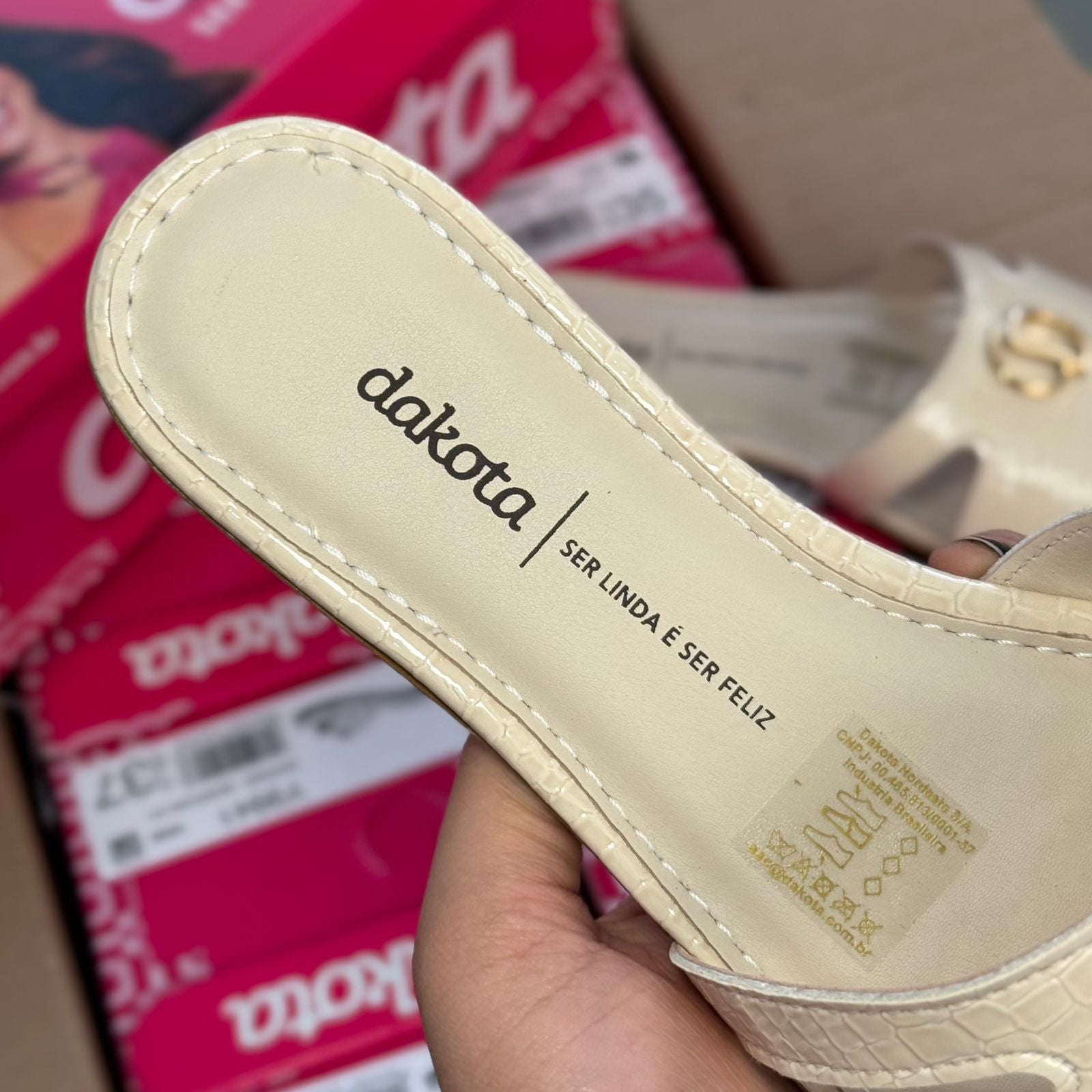 Sandália Rasteirinha Dakota Y9941