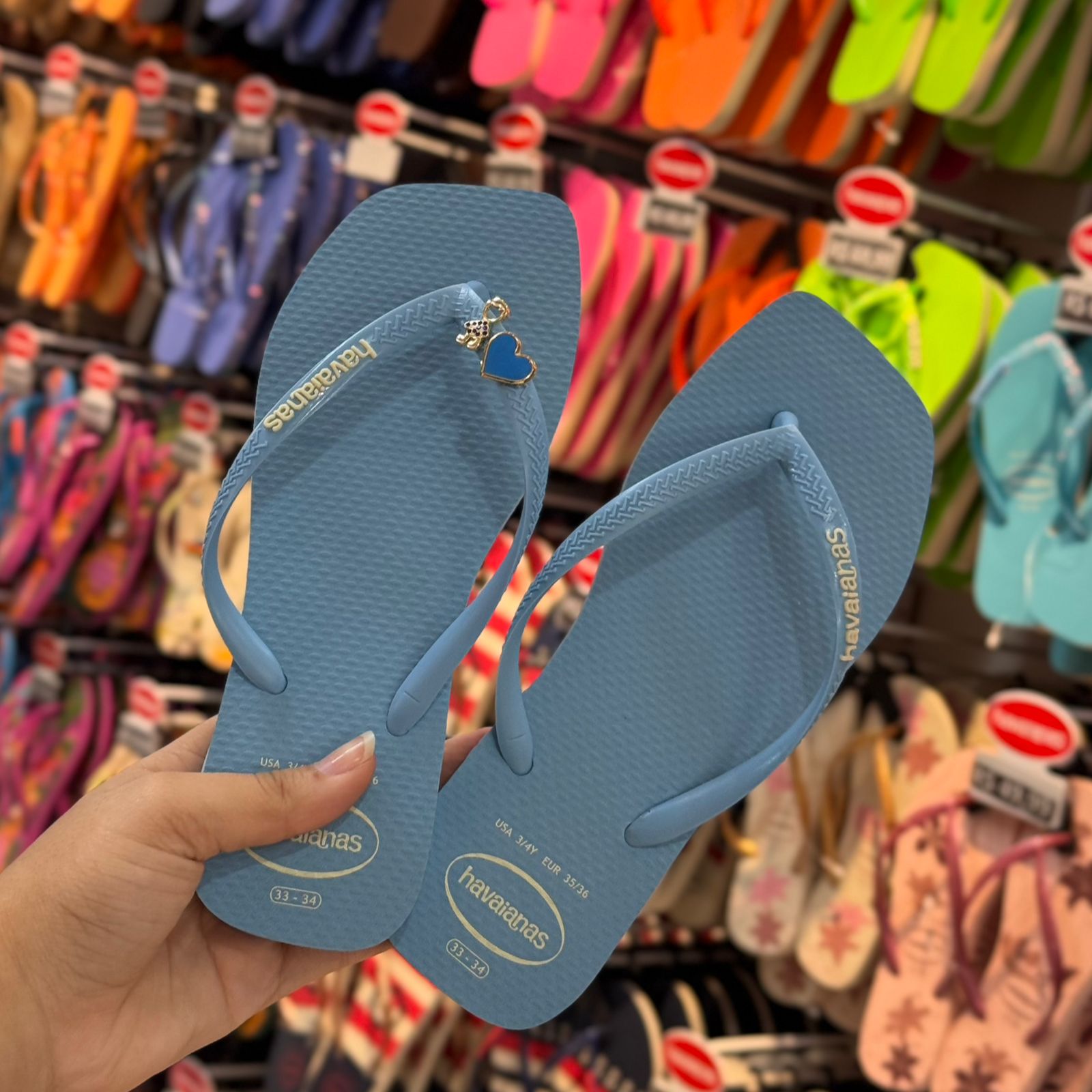 Havaianas Square Logo Pop Up + Pins Filhos e Coração