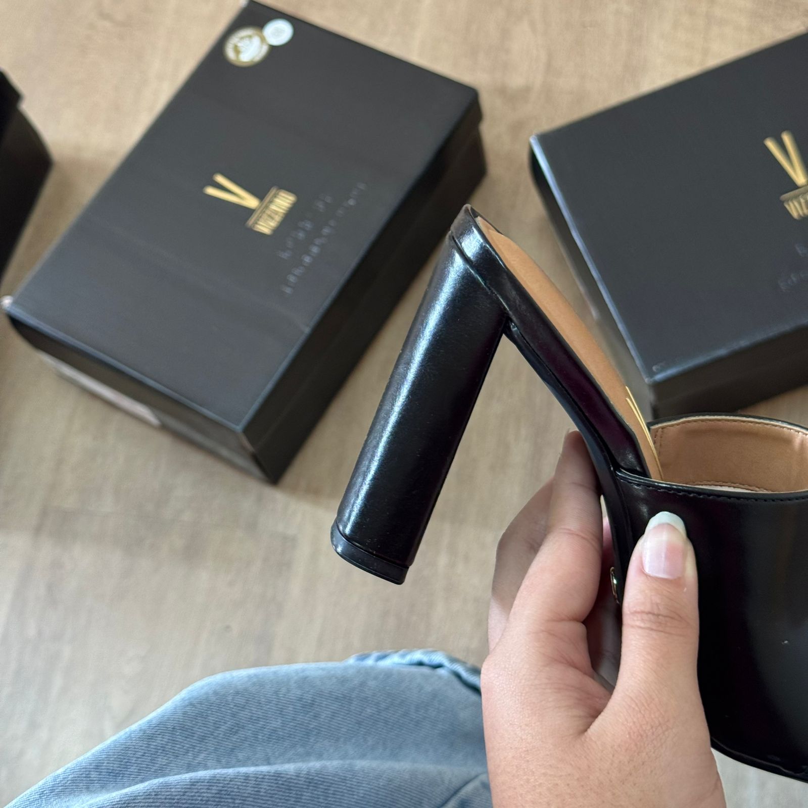 Salto Vizzano Bloco Detalhe Dourado no Dedo 6550.101