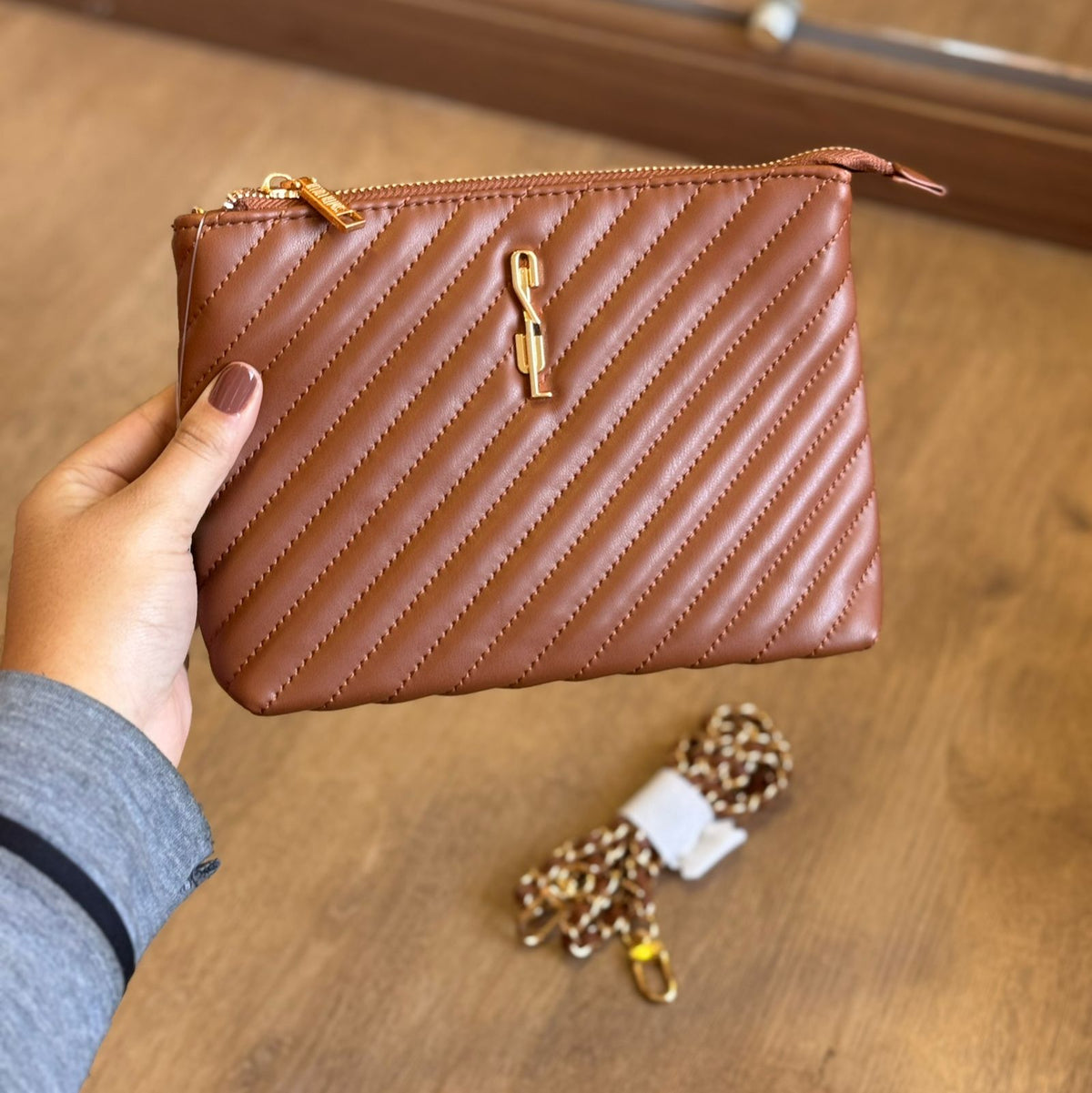 Bolsa Carteira Santa Lolla Matelassê Bege com Corrente 0470.547F