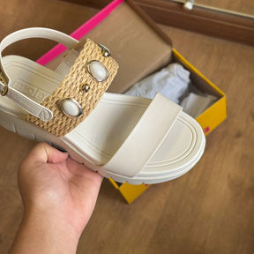 Sandália Moleca Plataforma Detalhes nas Tiras 5536.110