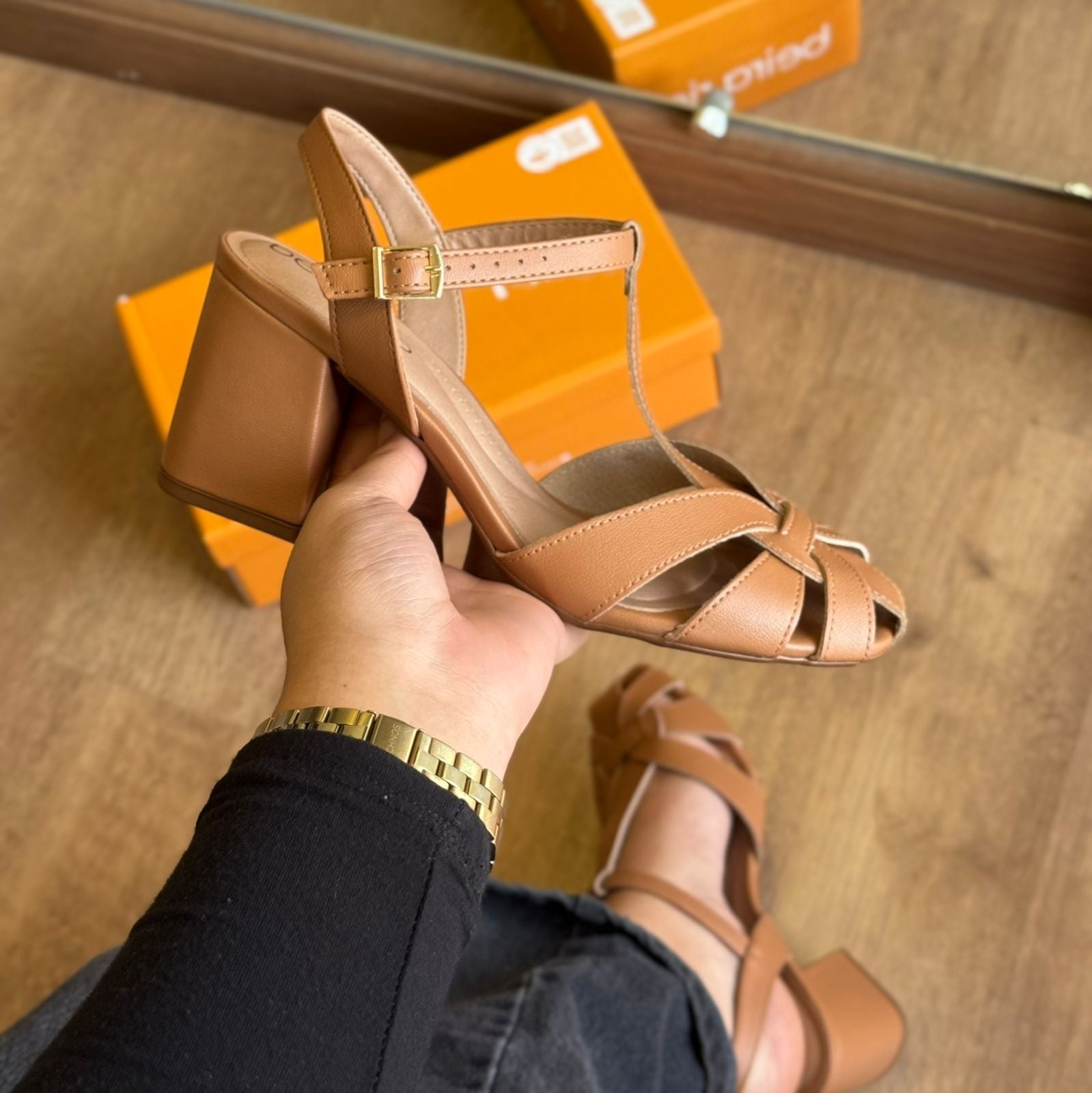 Sandália Beira Rio Salto Bloco Tiras Entrelaçadas 8436.242