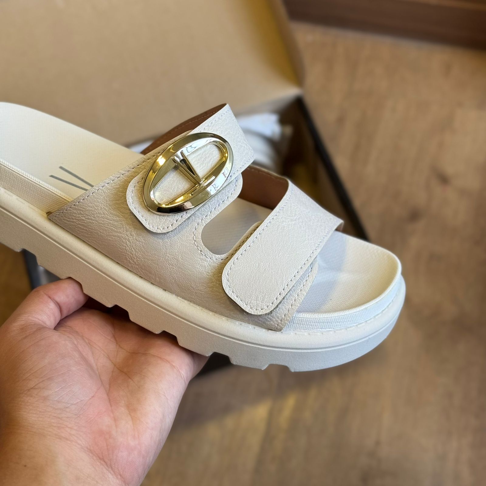 Sandália Vizzano Olhos de Ouro 6510.115