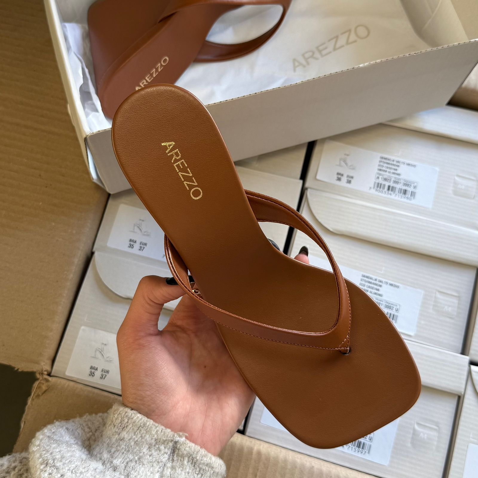 Sandália Arezzo Anabela Tiras Thong A138530001