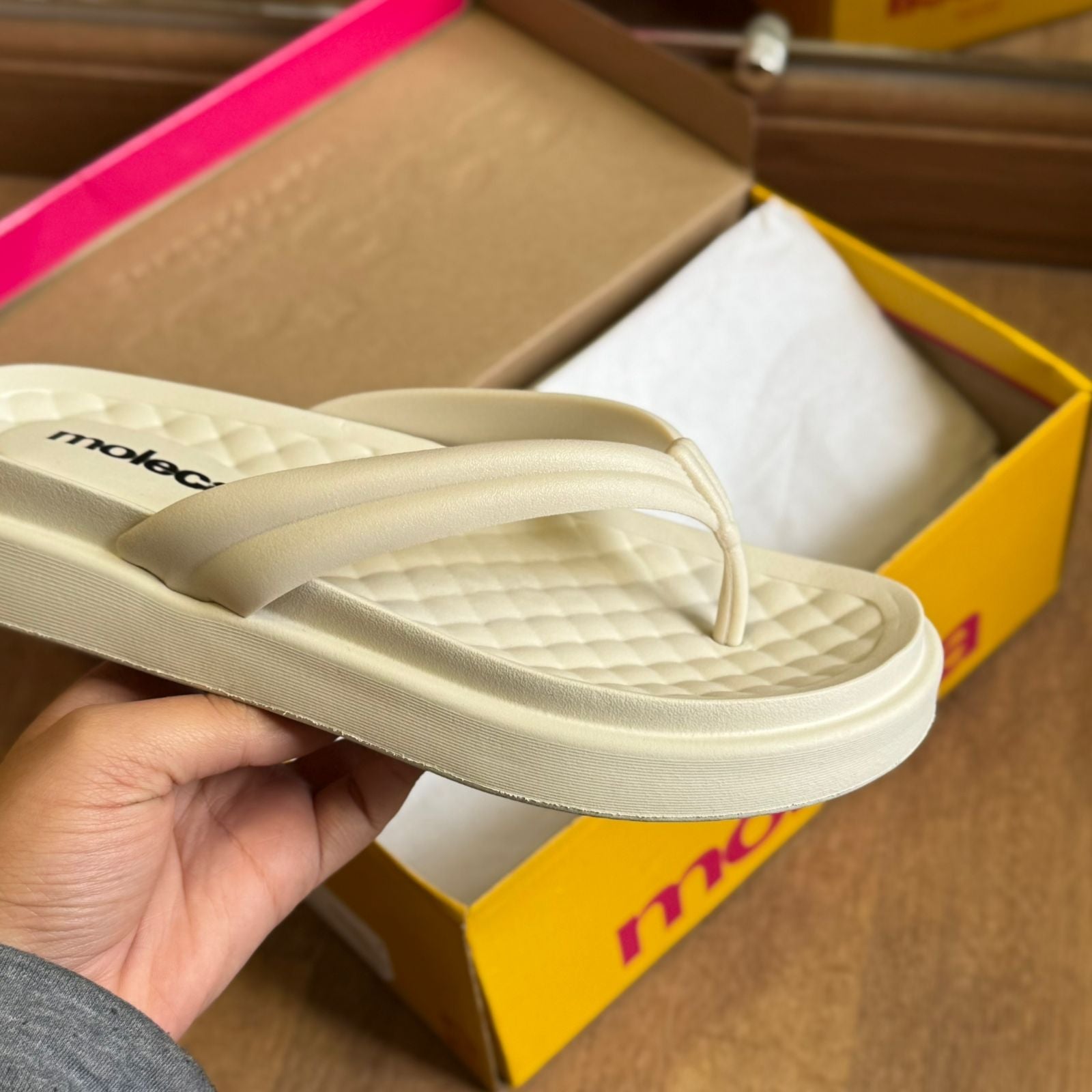 Chinelo de Dedo Moleca 5554.100