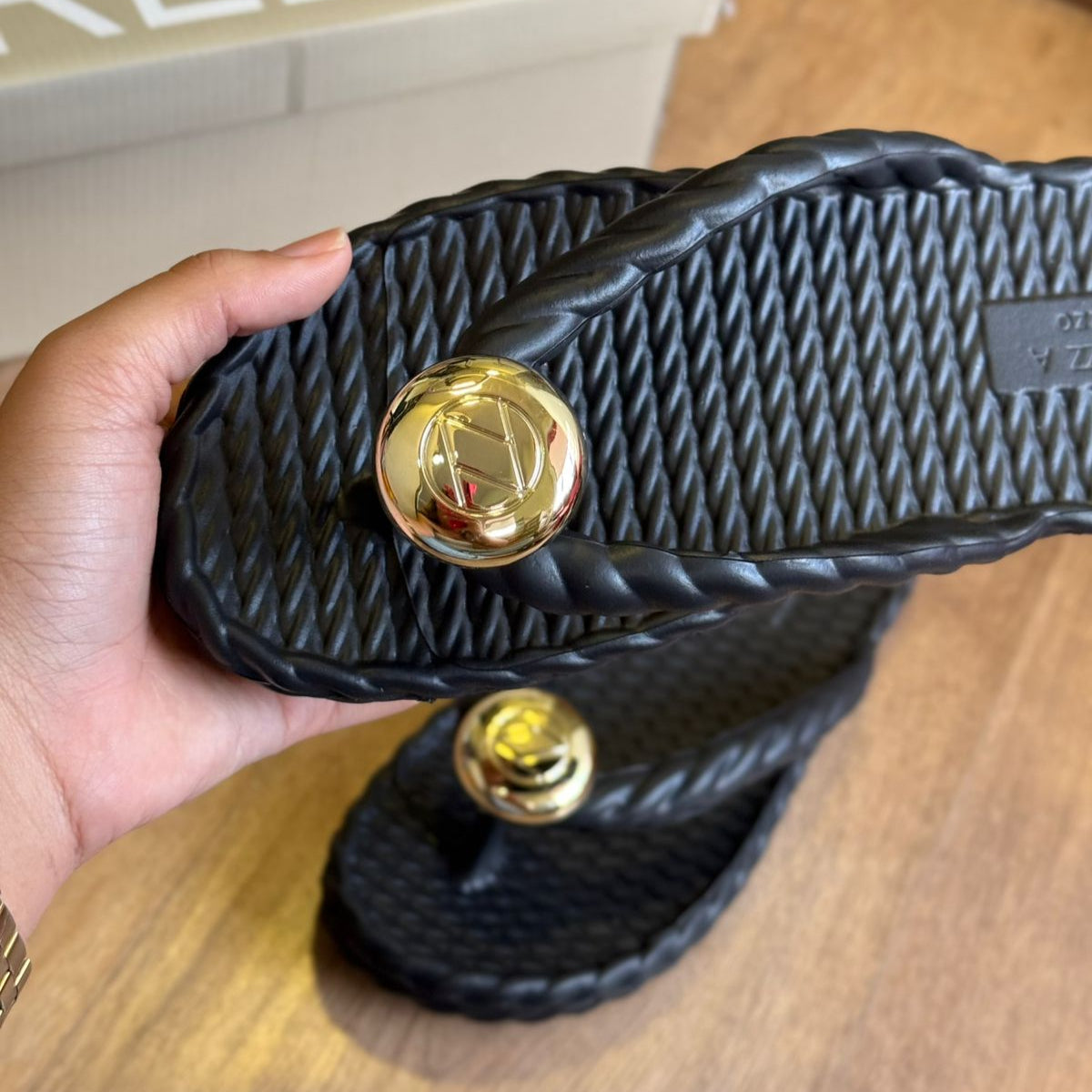 Chinelo Arezzo de Dedo Marrocos Brizza Z190040008