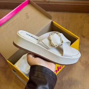 Sandália Moleca Detalhe Fino na Tira 5553.101