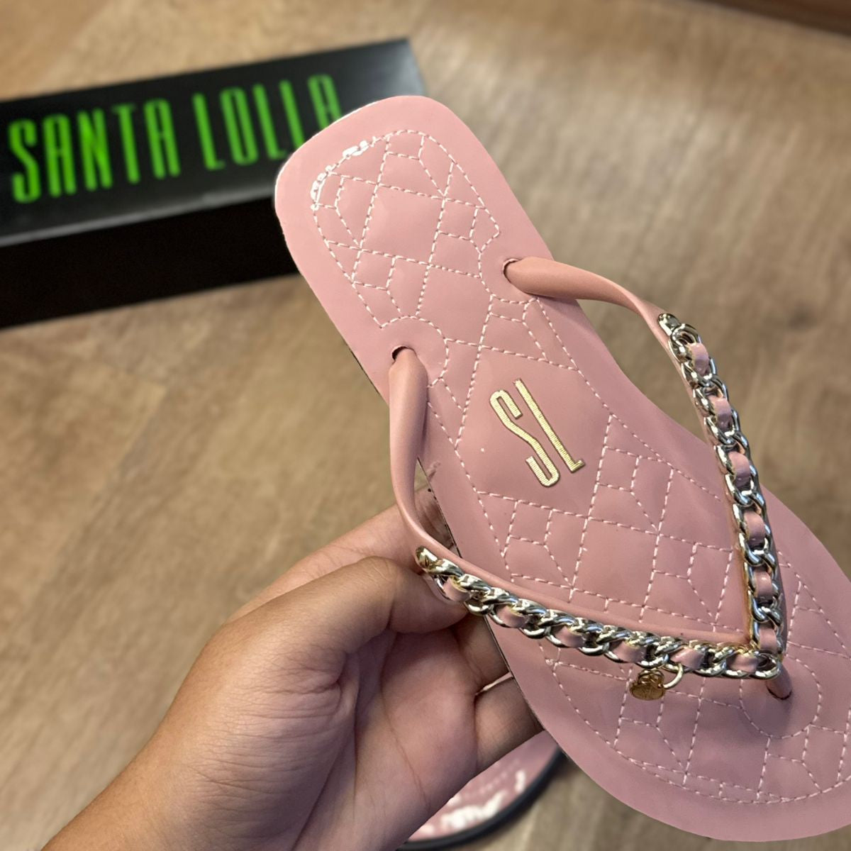 Sandália Santa Lolla Flip Flop Corrente Dourada 0106.0D67