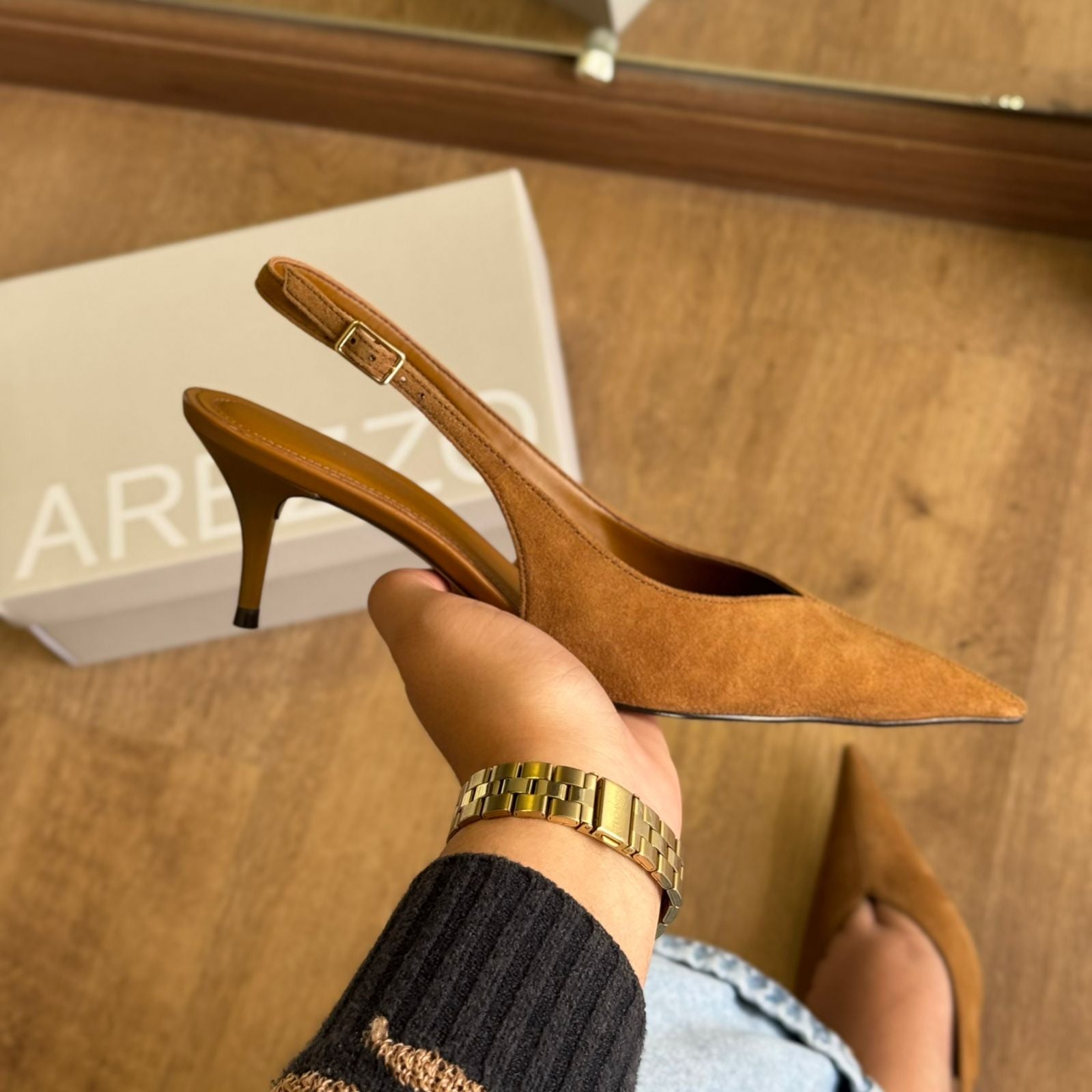 Scarpin Arezzo Camurça Salto Kitten Slingback A138550002